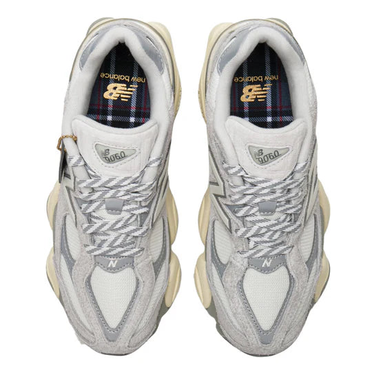 9060 'Light Grey White'