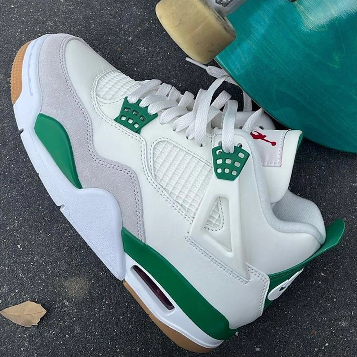 SB x Air Jordan 4 Retro 'Pine Green'