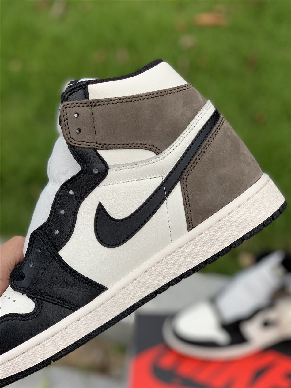 1 Retro High OG 'Dark Mocha'