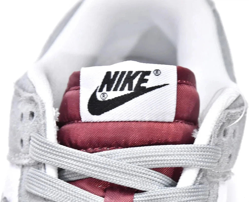 Dunk Low  SB Ash Burgundy