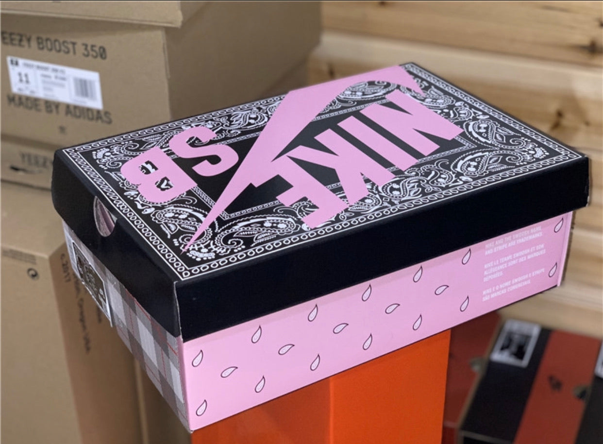 SB Dunk Low Travis Scott